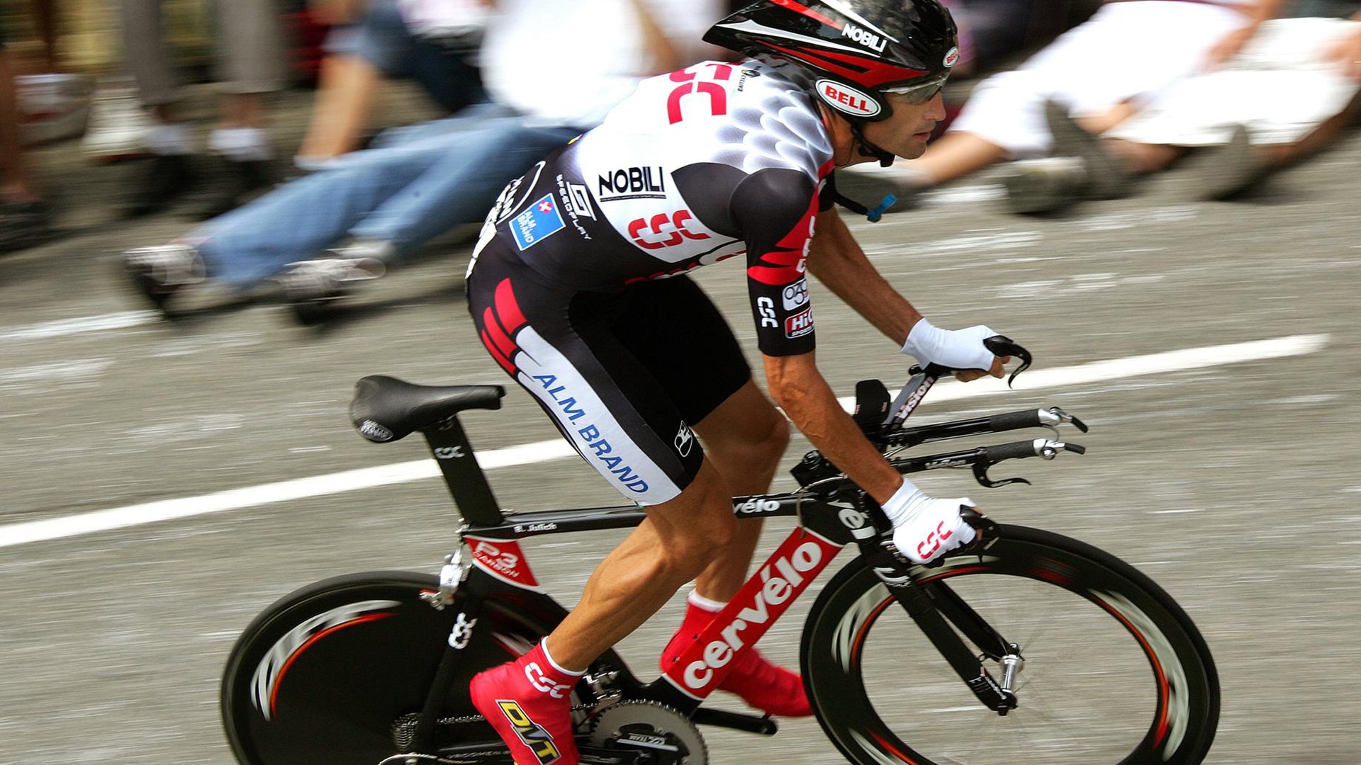 F1新赛季揭幕战之夜，西亚卡姆对手完全无解，速度与对抗的双重盛宴